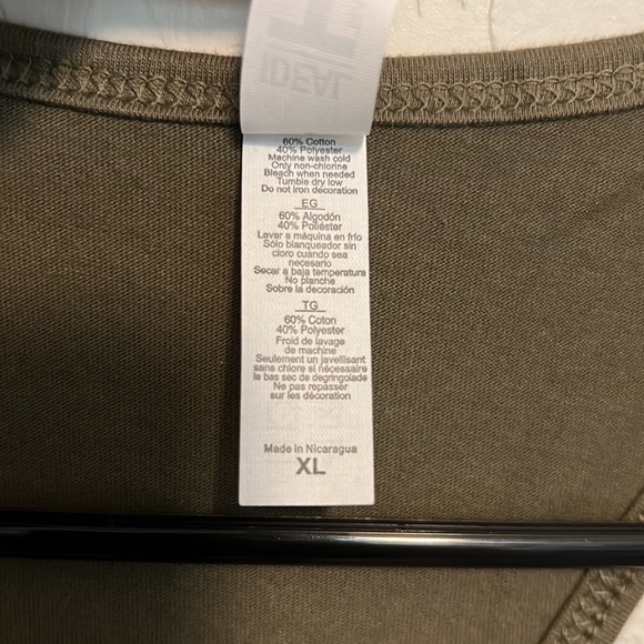 Custom tank top size XL - Picture 4 of 5